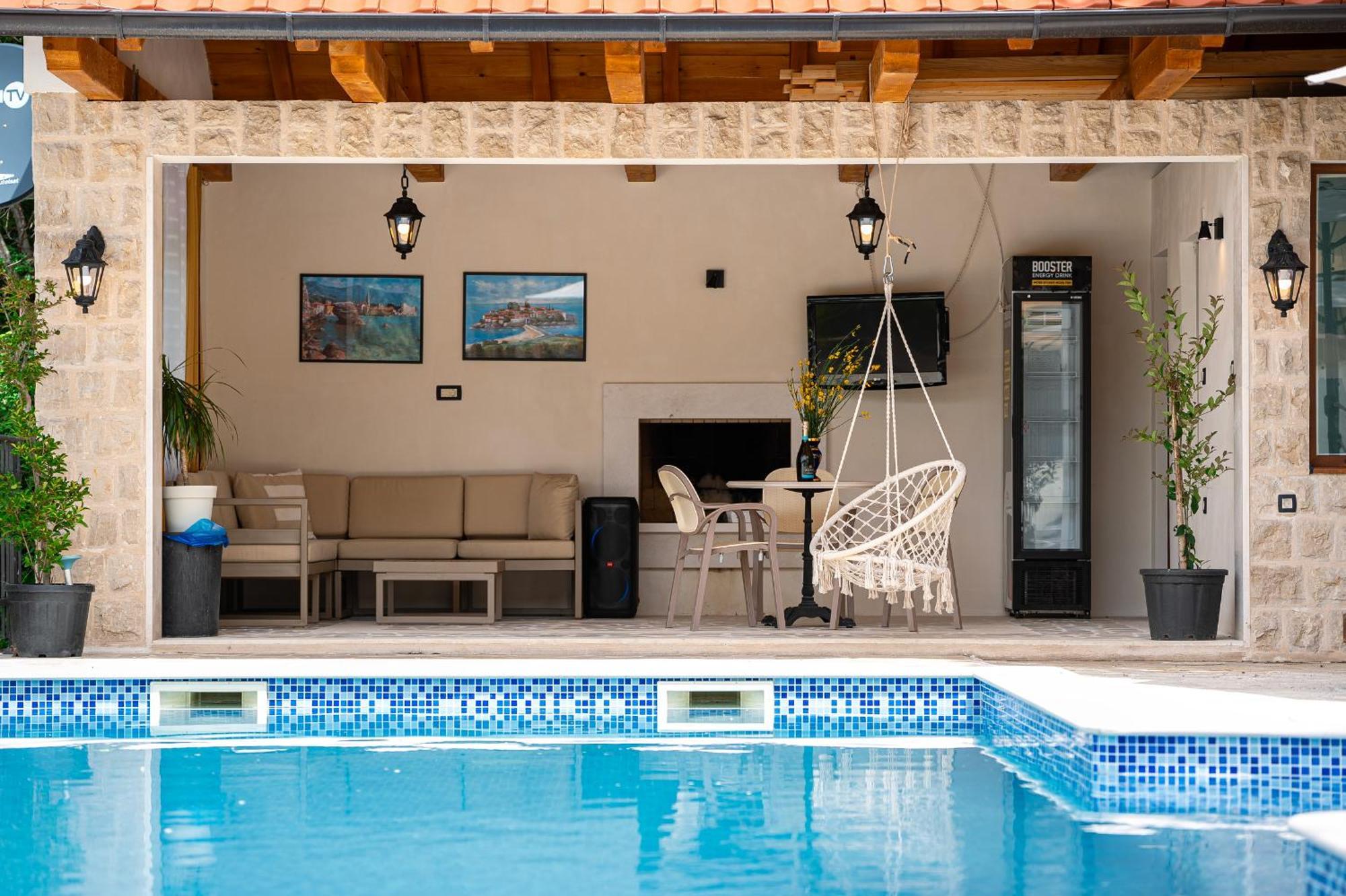 Sunset & Sunrise Villas In Stanisici-Two Villas With Common Pool Будва Екстериор снимка