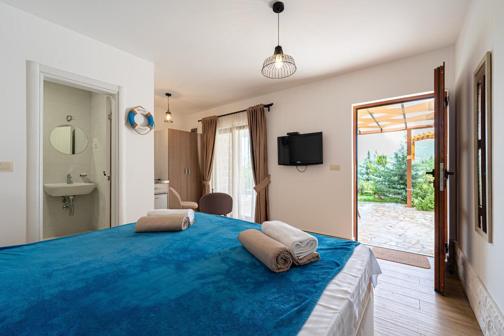 Sunset & Sunrise Villas In Stanisici-Two Villas With Common Pool Будва Екстериор снимка