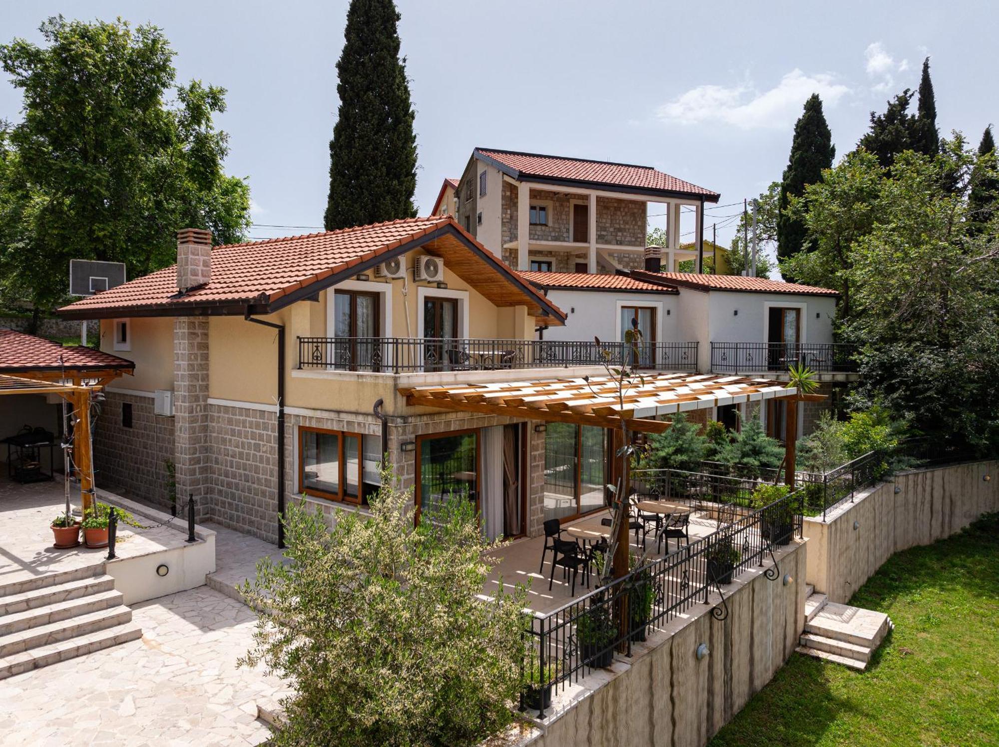 Sunset & Sunrise Villas In Stanisici-Two Villas With Common Pool Будва Екстериор снимка
